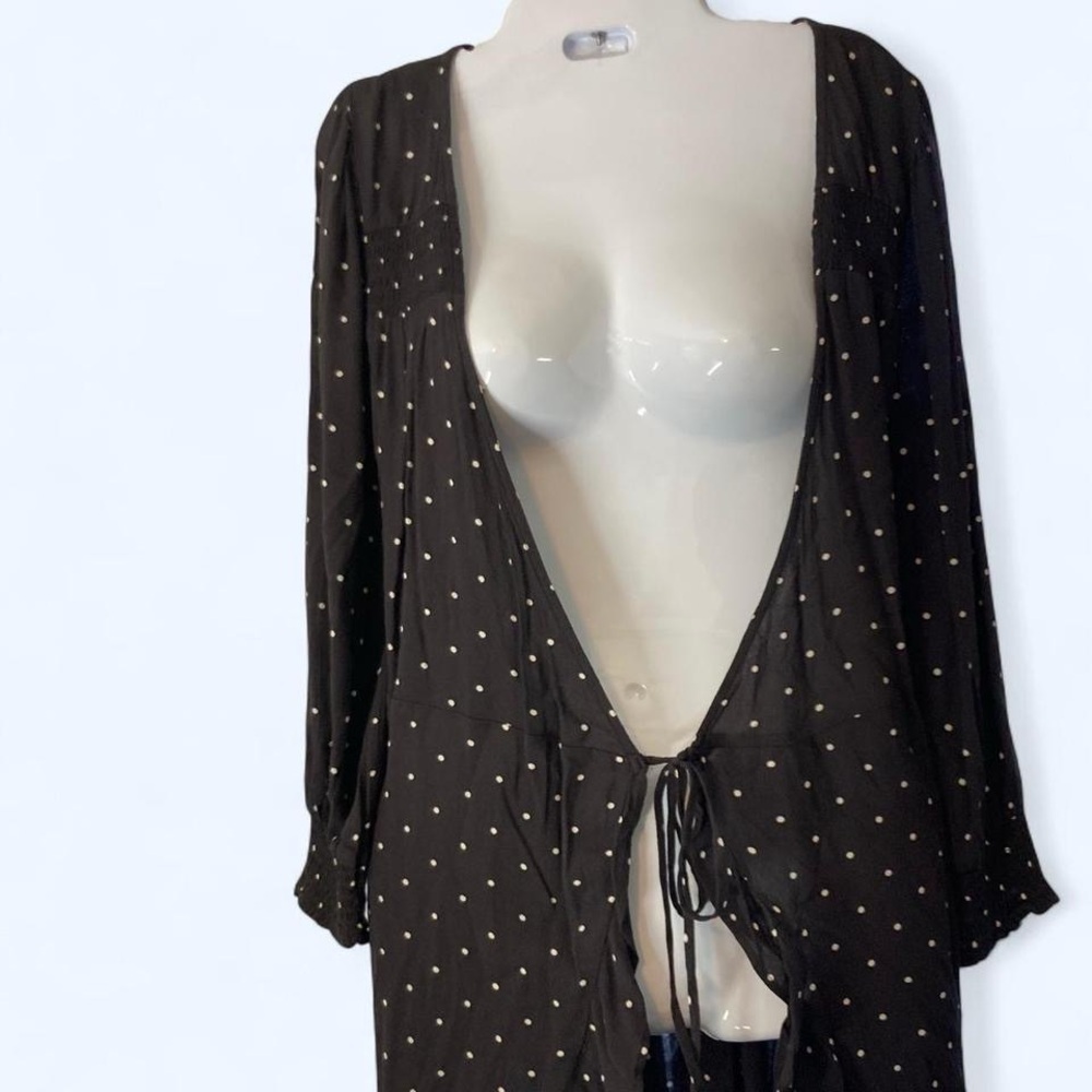 American Eagle Blavk polka dot long sleeve open front Blouse M
